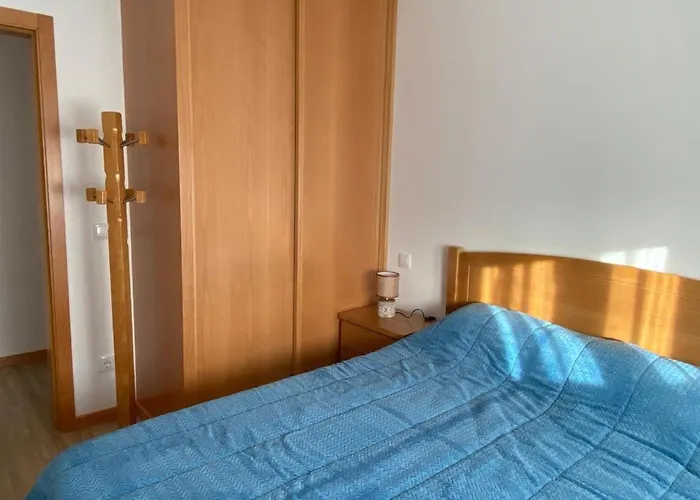 Vivenda Caixilao Casa Com 3 Quartos